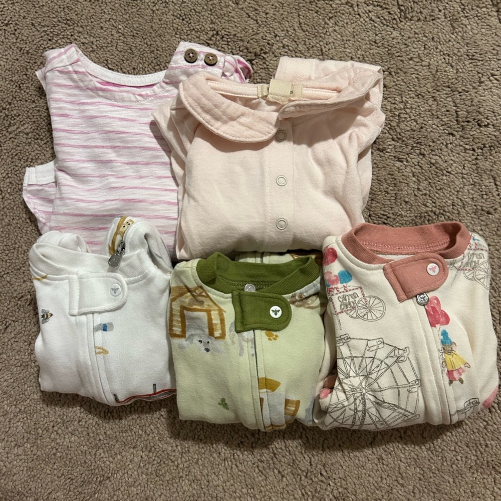 Set of 5 gently used or NWOT Burts Bees onesies
